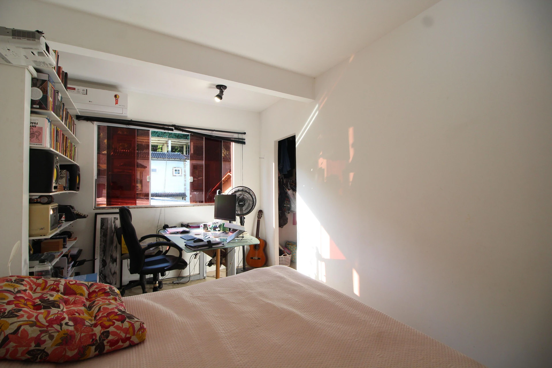 Furnished house with 3 bedrooms, private yard and 1 parking spot — photo 31