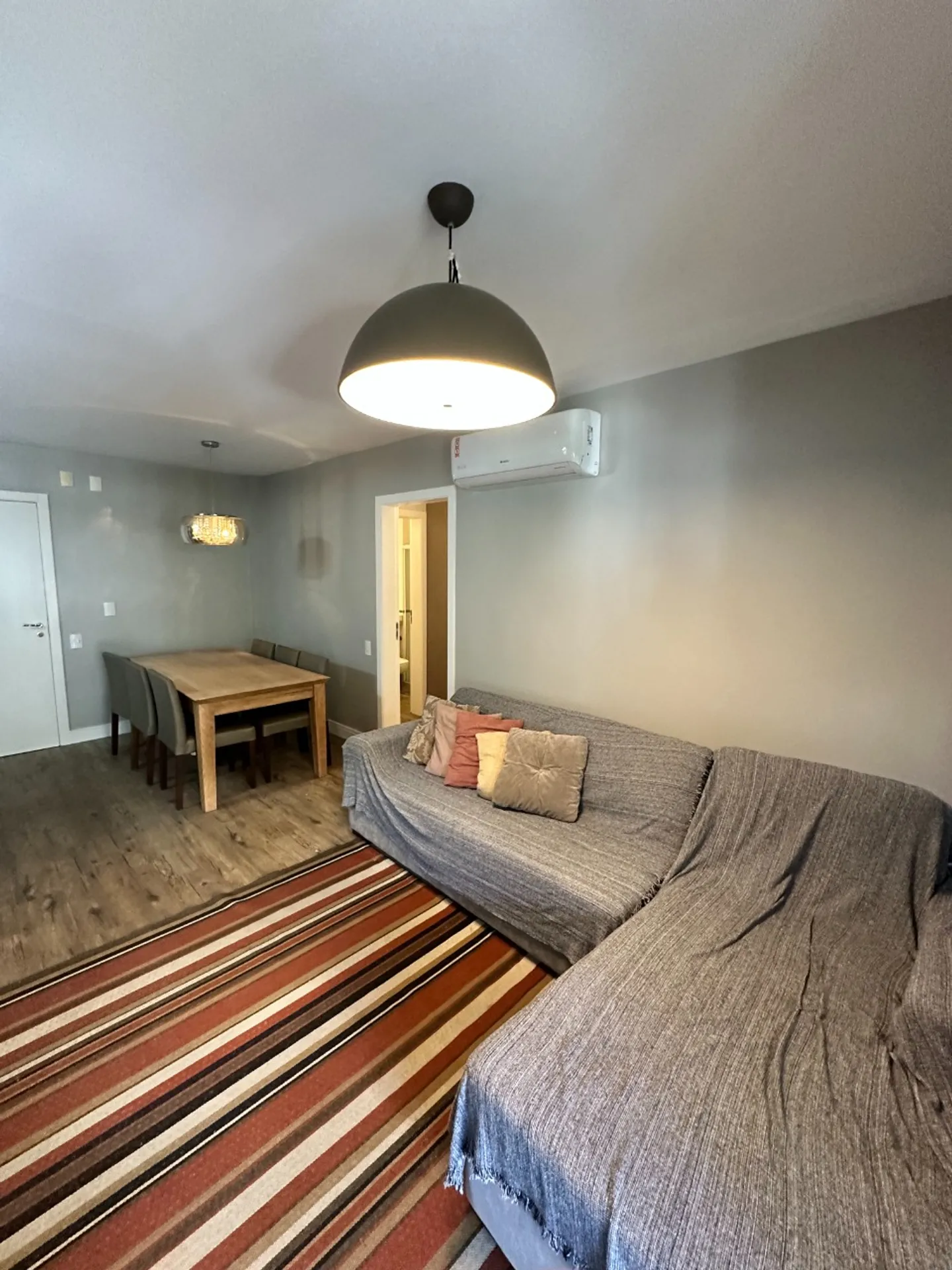 Apartamento amueblado de 2 dormitorios con terraza y parrilla — photo 23