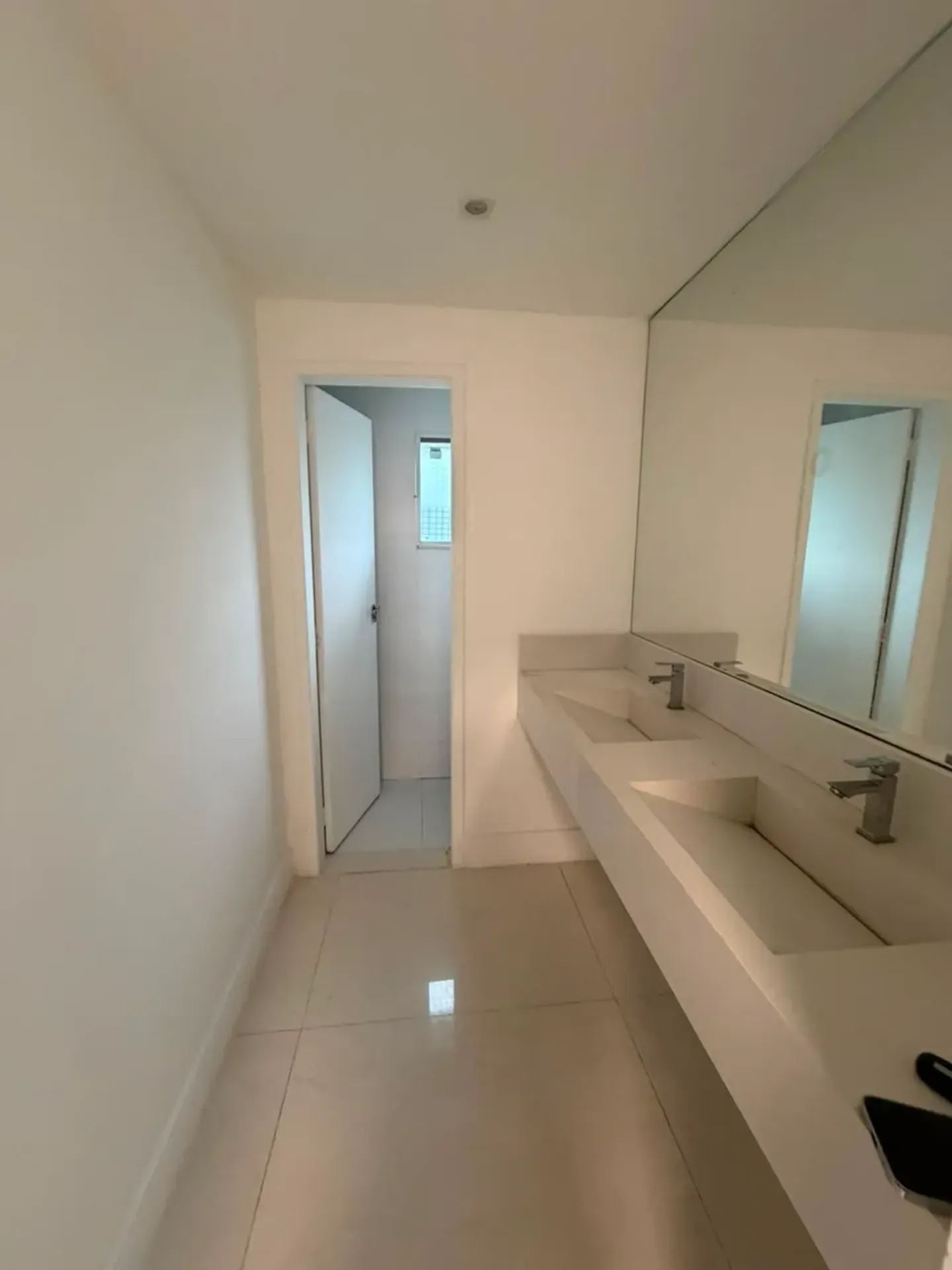 Rental house with 5 bedrooms and 5 bathrooms — photo 32