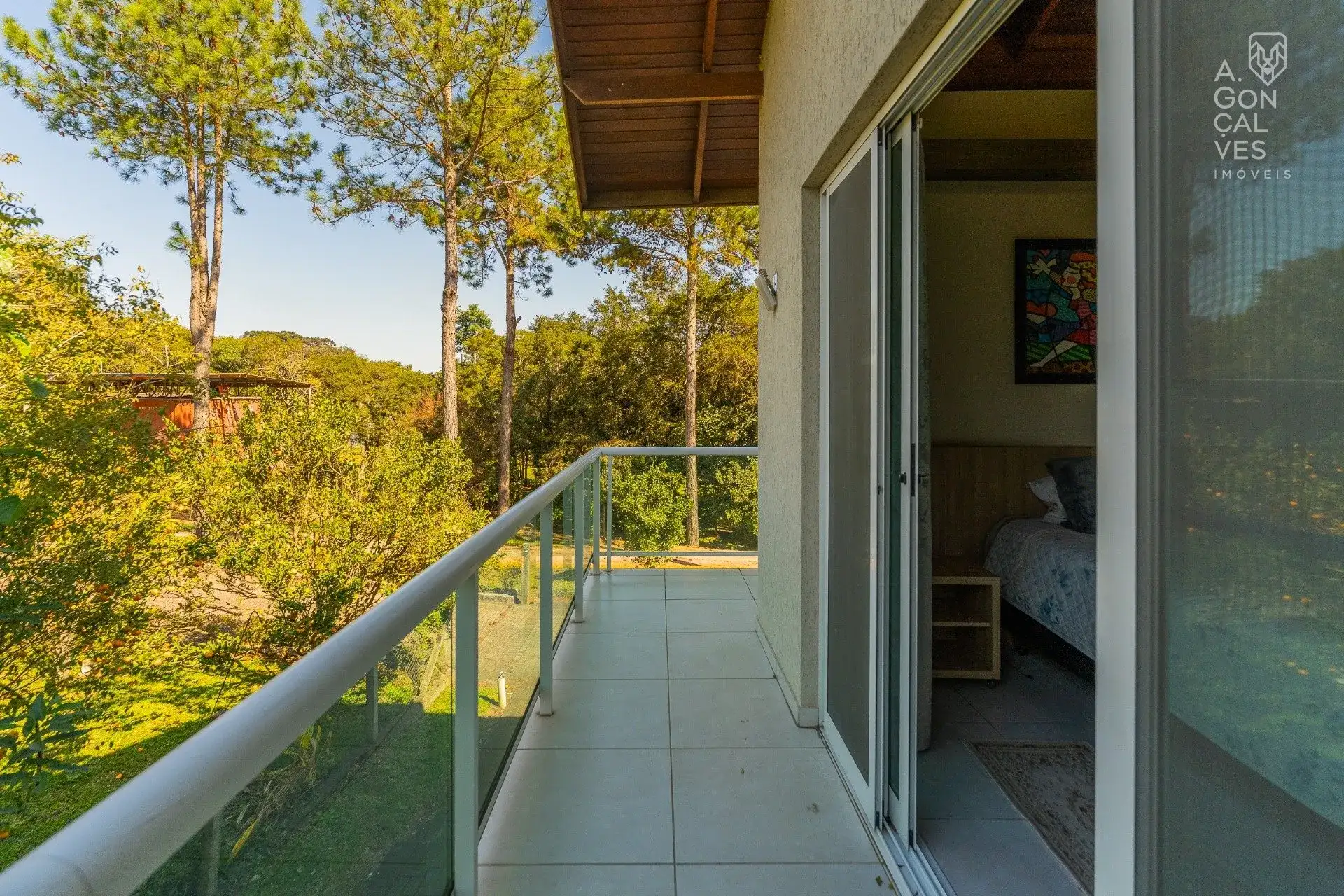 House with 4 bedrooms, 4 bathrooms and air conditioning — photo 31
