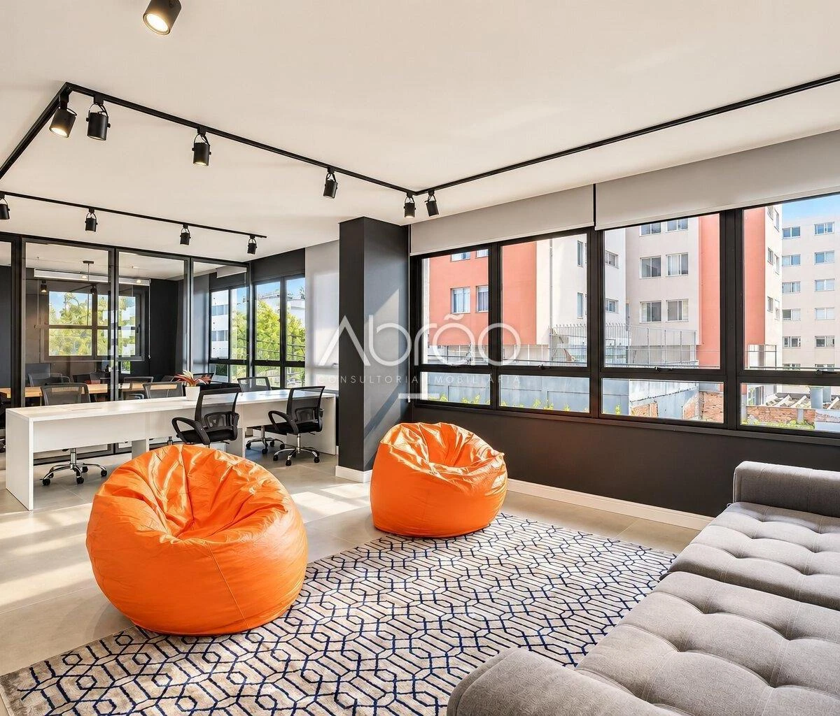 Studio mobiliado, 28 m², com janelas do piso ao teto — photo 22