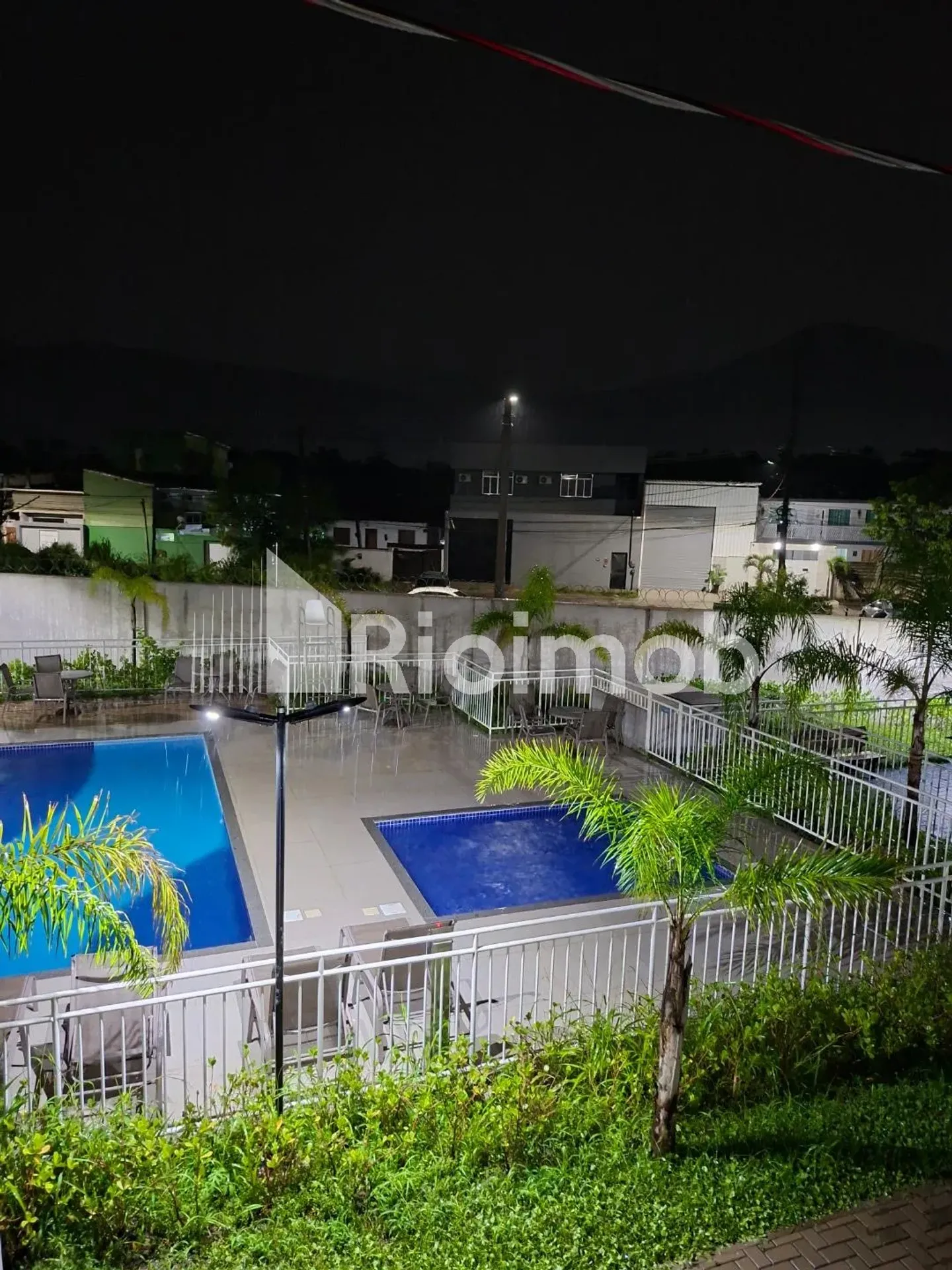 Apartamento de 2 quartos em condomínio com piscina — photo 24