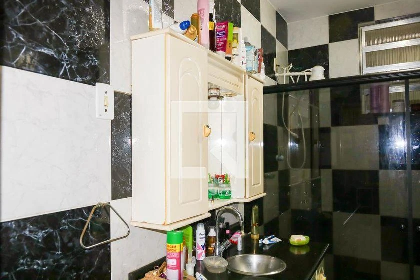 2-bedroom house with a bathtub — photo 34