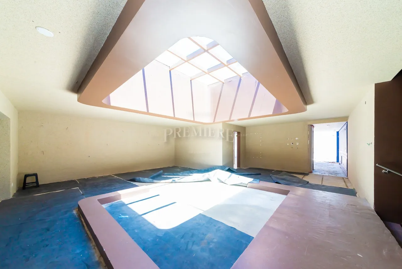 House for rent with 1 bedroom and 5 bathrooms, needs renovation — photo 13