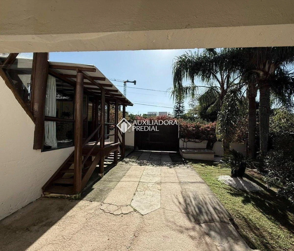 3-bedroom house with a grill on the balcony in Florianópolis — photo 27