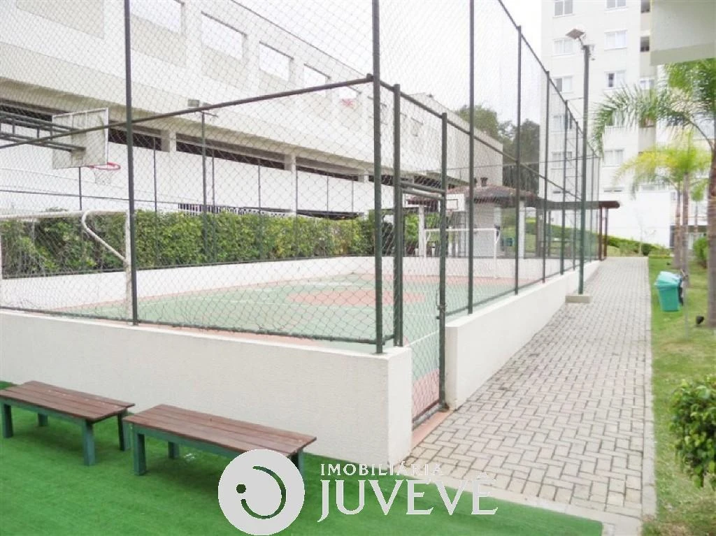 3-bedroom apartment in a building with a pool — photo 15