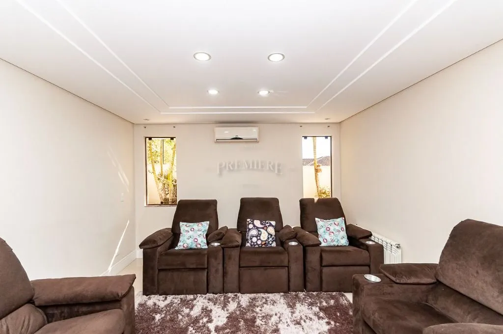 Furnished house with 4 bedrooms across 1167 m² and 8 spots — photo 44