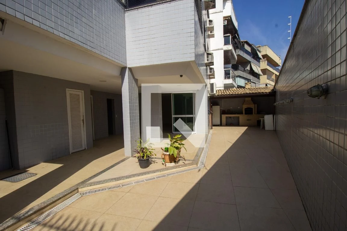 Floor-to-ceiling windows in a 3-bedroom apartment, 119 m² — photo 44