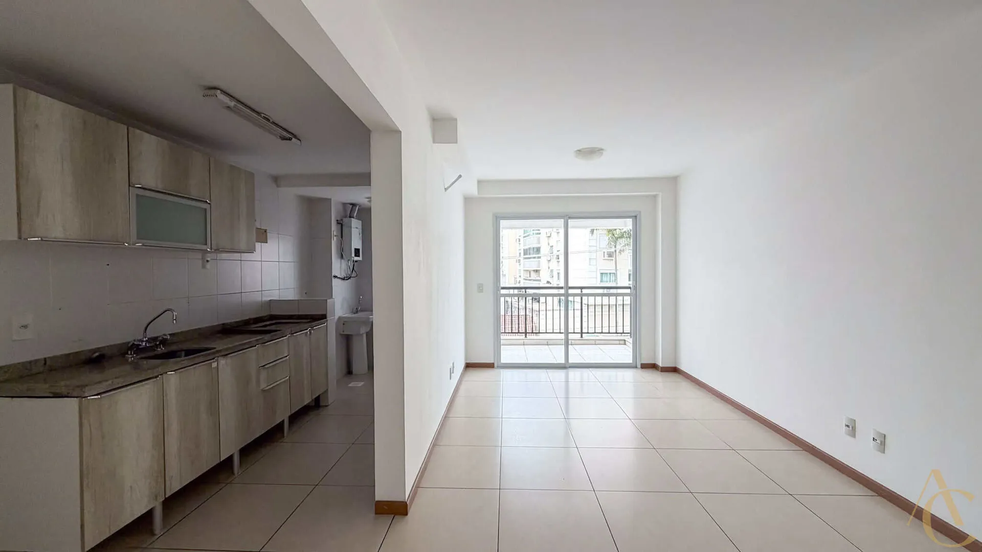 3-bedroom apartment with 3 bathrooms and 1 parking spot — photo 2