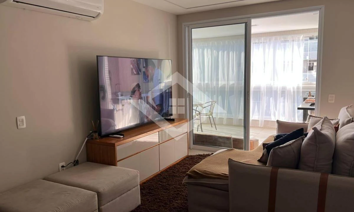 Furnished 2-bedroom apartment with glassed balcony — photo 13