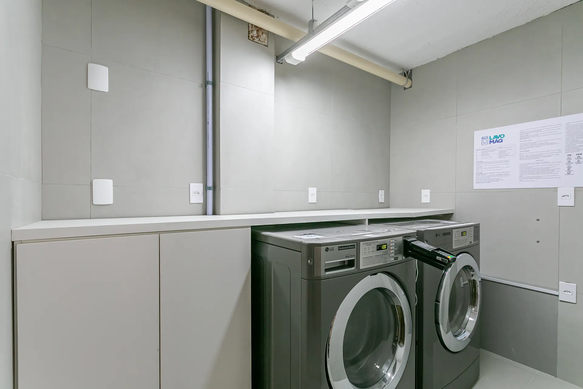 Furnished 35 m² studio with compact kitchenette — photo 6