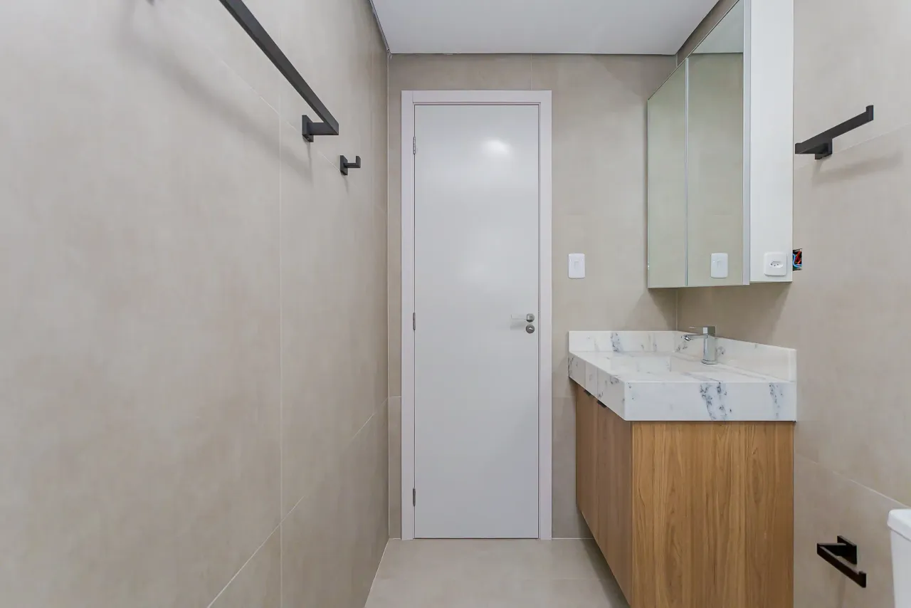Furnished studio with glass shower and 1 parking spot — photo 16