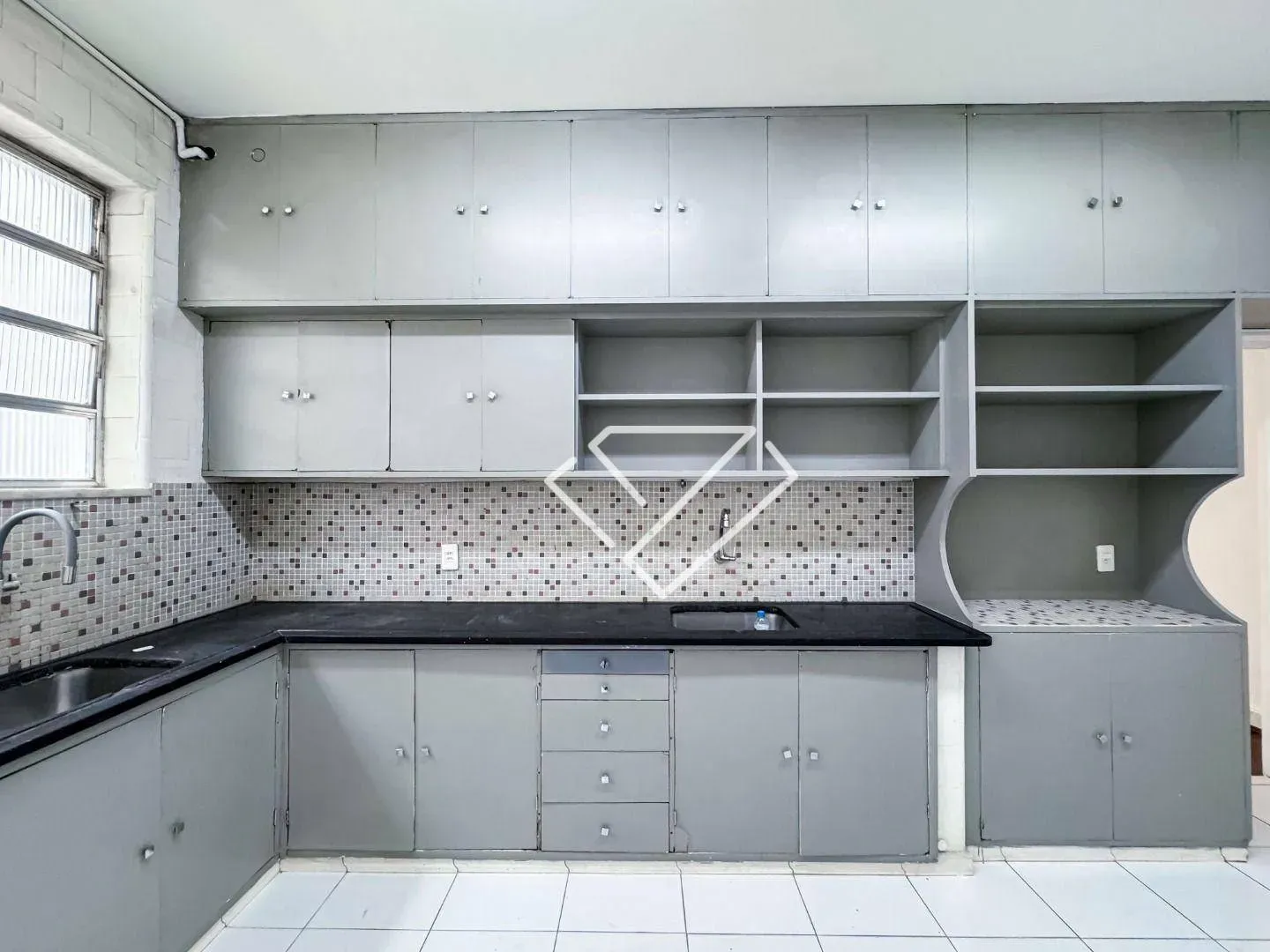Home office in a 3-bedroom apartment, 189 m² — photo 14