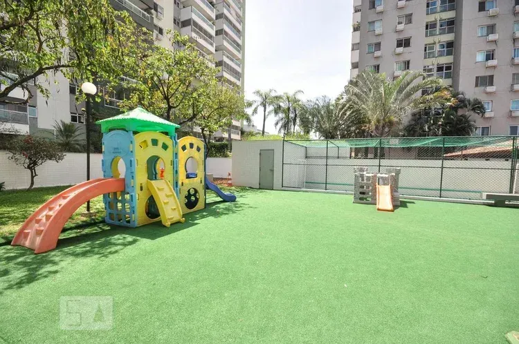 Furnished apartment with 3 bedrooms and a balcony — photo 8