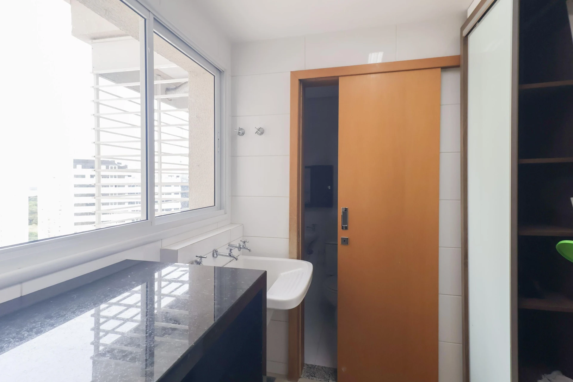 Furnished apartment, 266 m², with a bathtub — photo 61