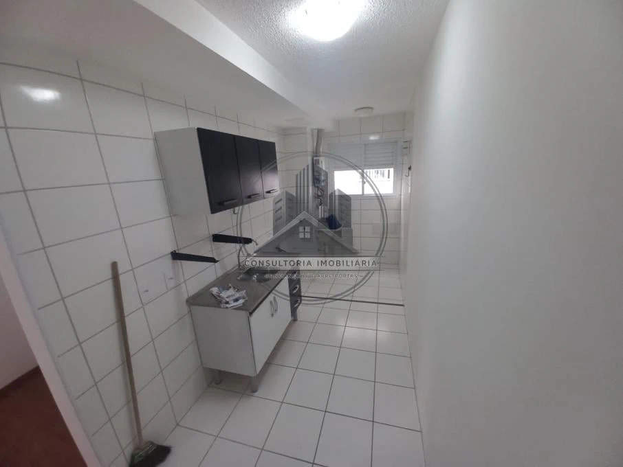 Apartamento de 1 quarto com piso de madeira ou laminado — photo 8