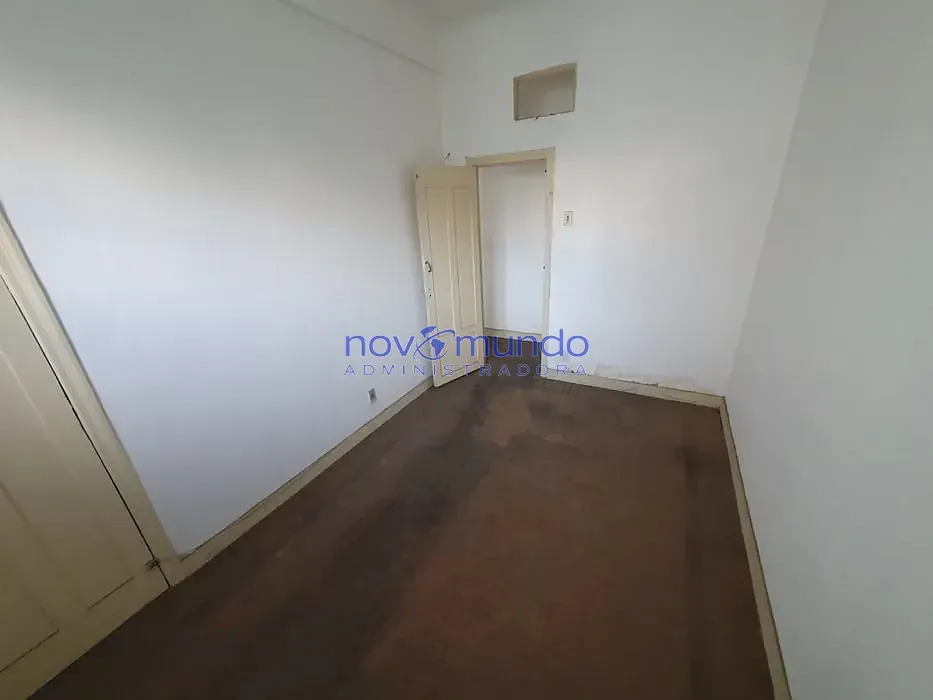 2-bedroom apartment with a balcony — photo 4