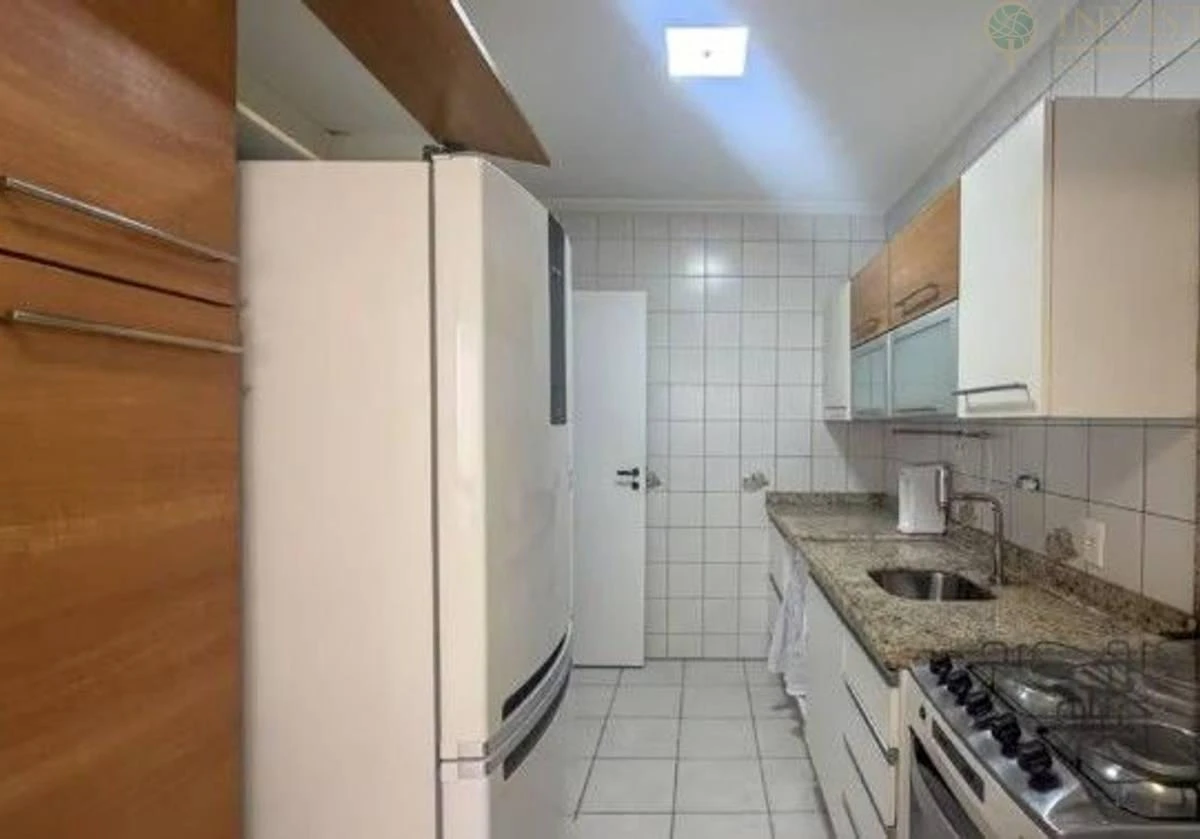 Furnished apartment, 107 m², with a glass-enclosed balcony — photo 16