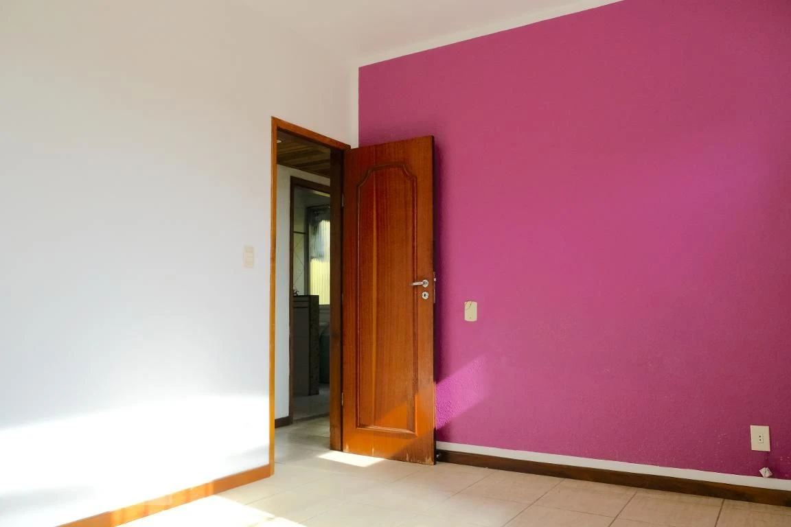 Apartamento sem mobília com cozinha separada e lavanderia — photo 30