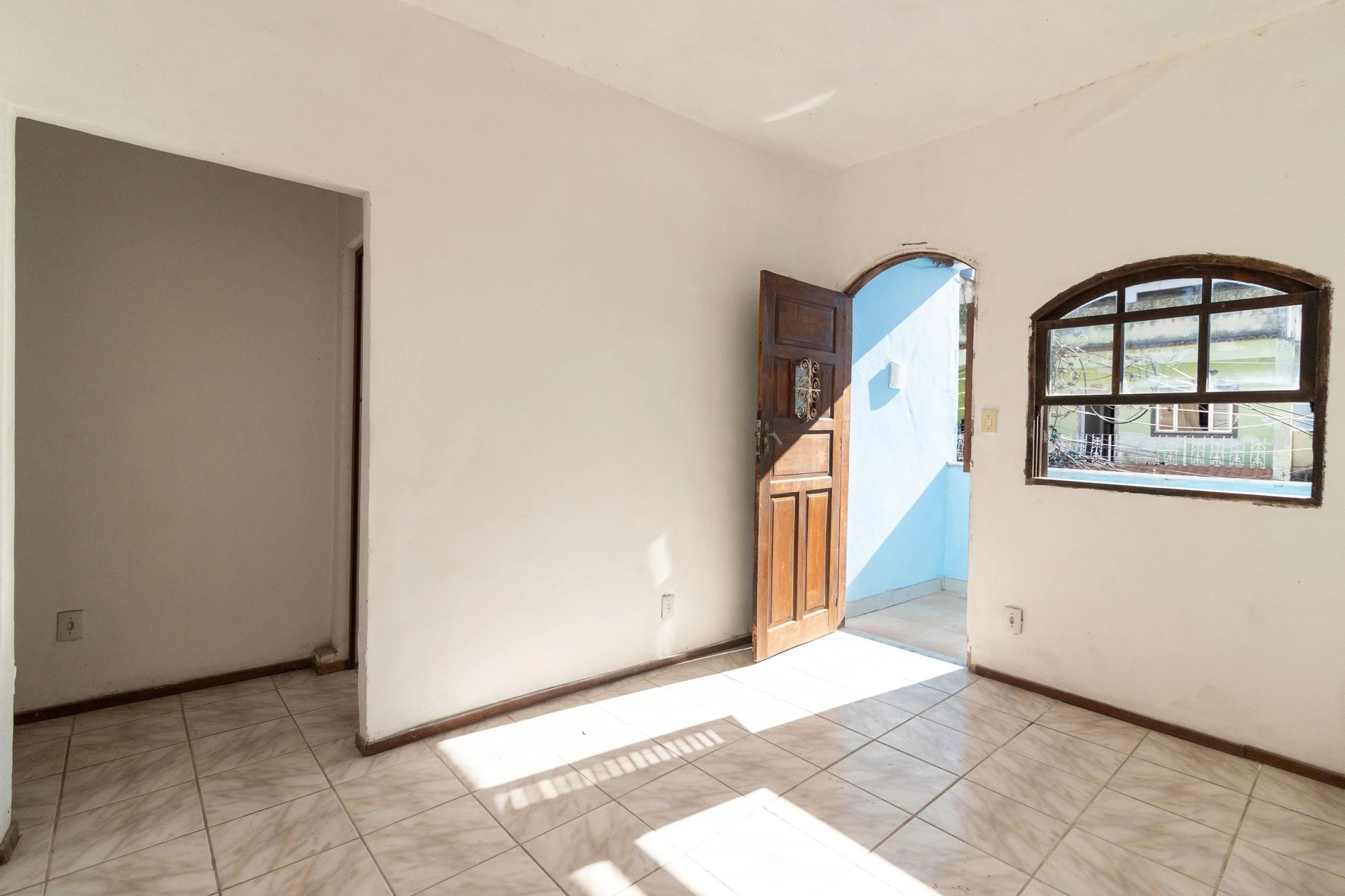 Casa sin amueblar con 2 dormitorios y balcón — photo 4