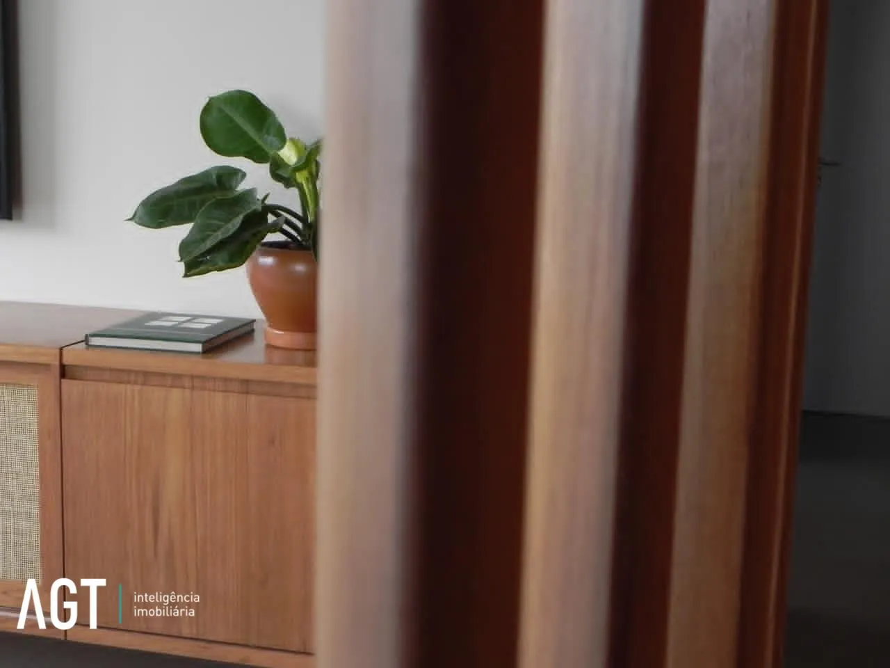 Furnished apartment with 2 bedrooms and 3 bathrooms — photo 14