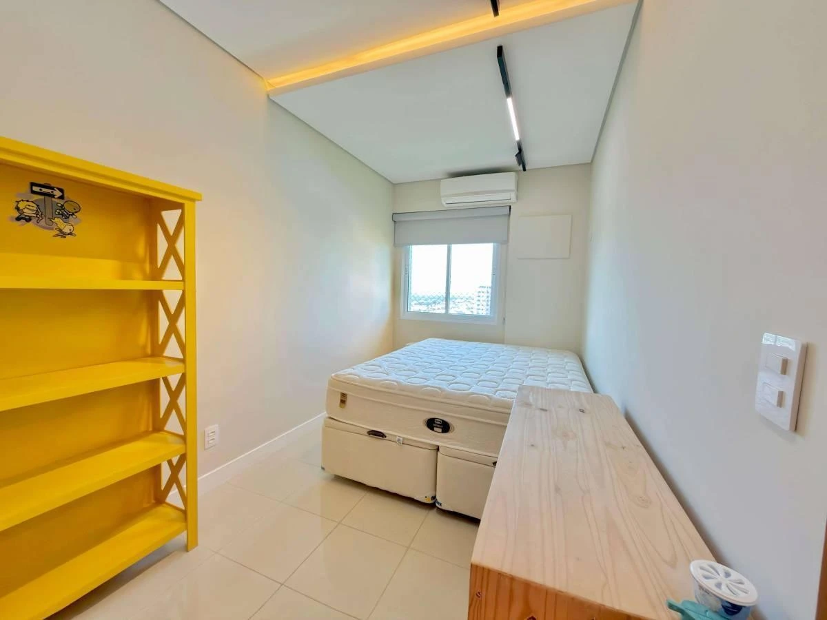 3-bedroom apartment in a building with a gym — photo 5