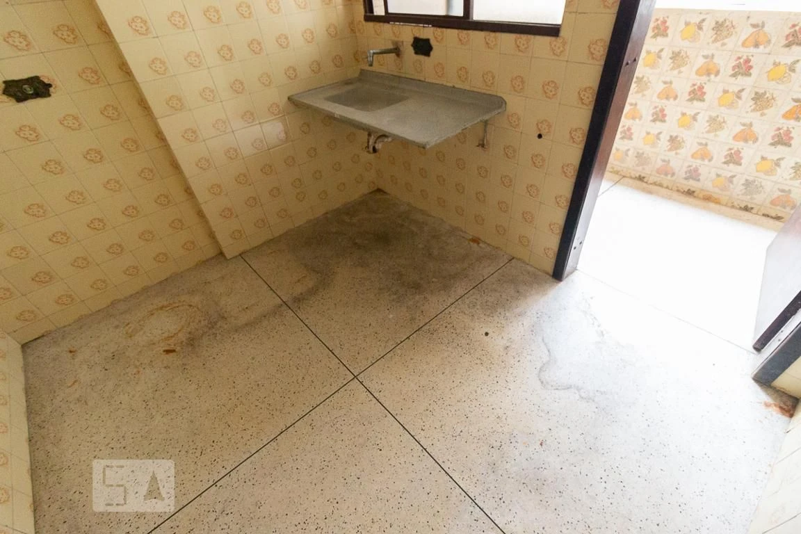 Квартира з 2 спальнями та дерев'яною підлогою або ламінатом — photo 6