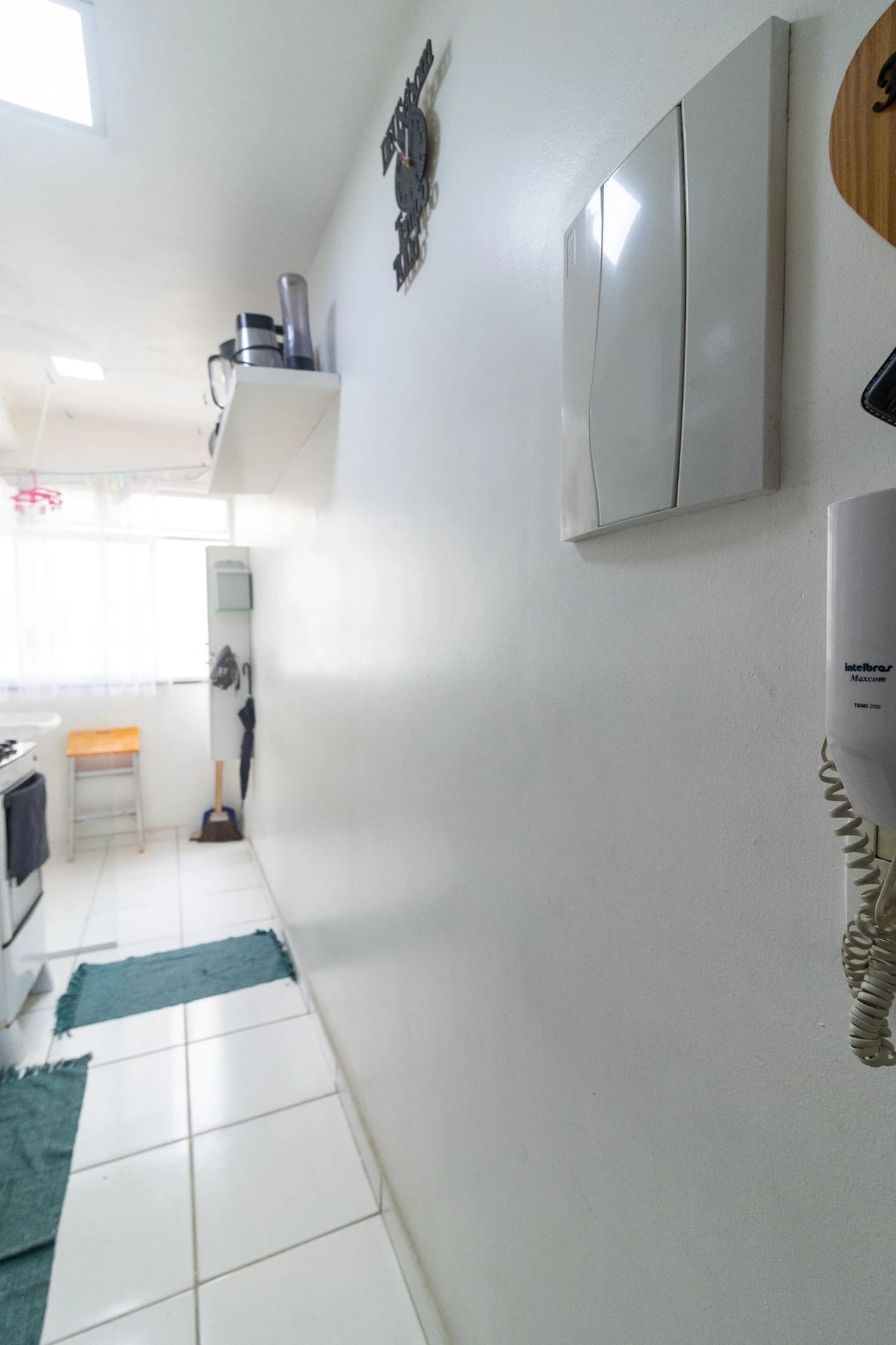 Furnished 2-bedroom apartment with balcony — photo 55