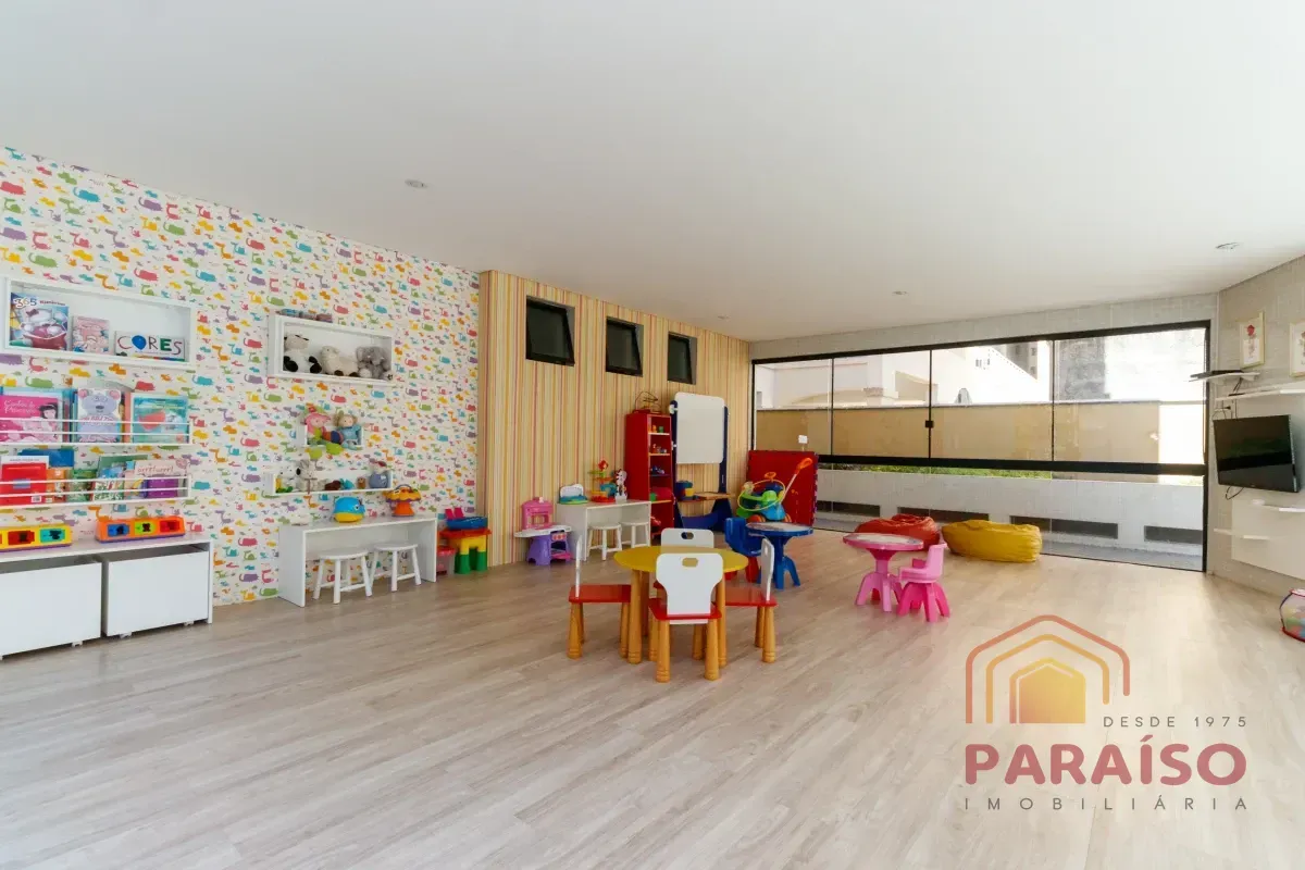 3-bedroom apartment in a building with a gym — photo 3