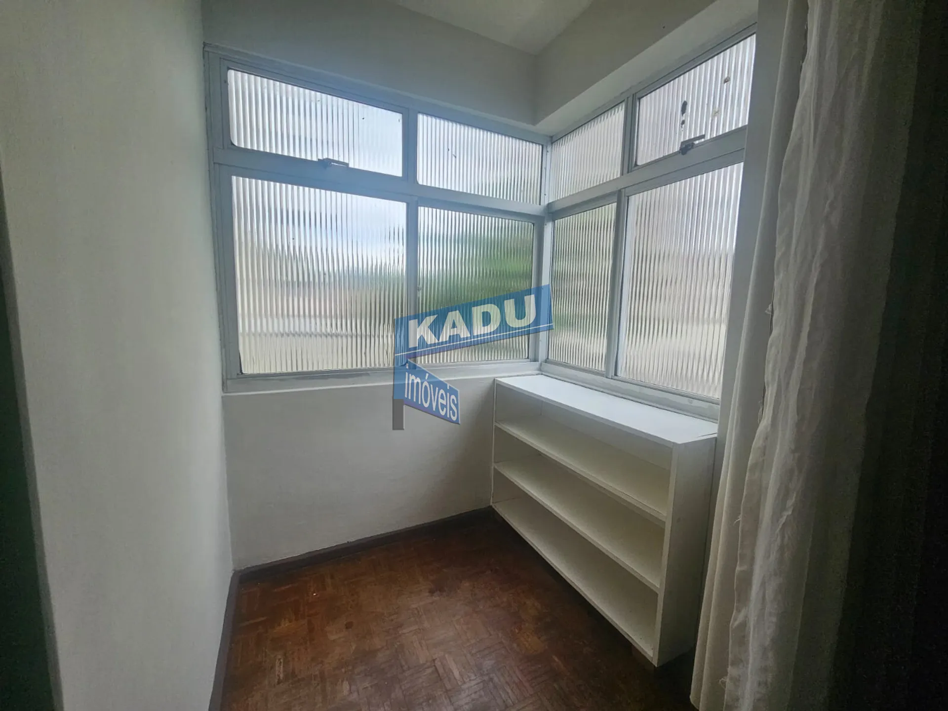 3-bedroom apartment with wood or laminate floors in Curitiba — photo 14