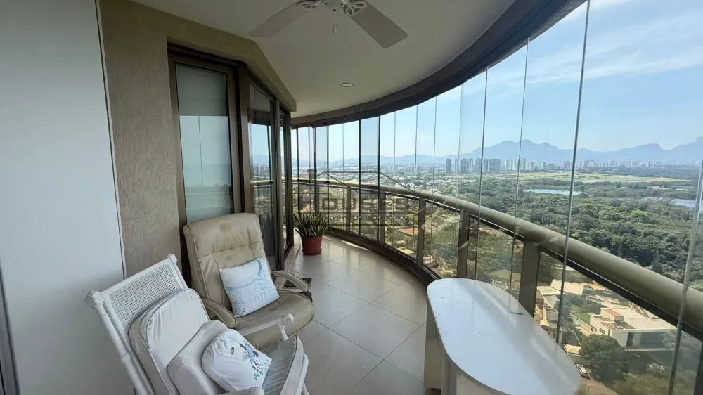 4-bedroom unfurnished apartment with 1 bathroom — photo 3