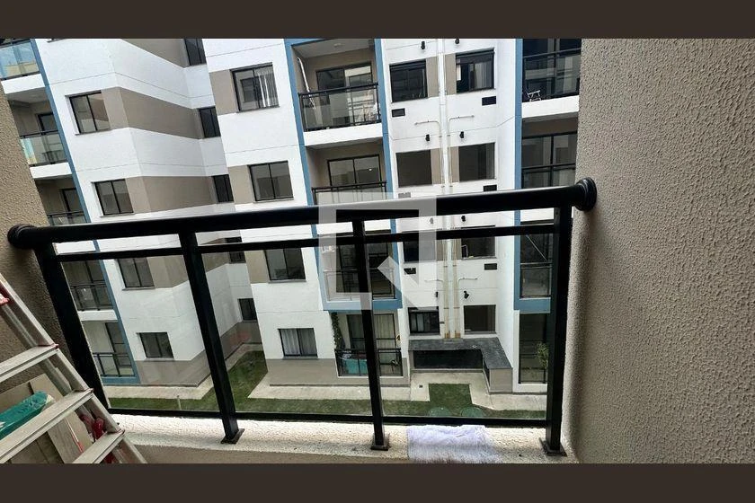 2-bedroom apartment in a building with a gym — photo 4