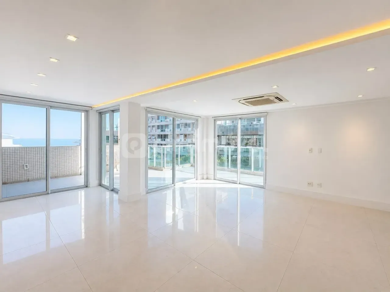 Penthouse with 3 bedrooms and 4 bathrooms plus parking — photo 3