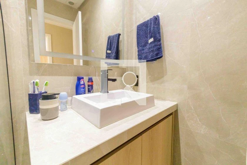 Furnished 185 m² apartment with 3 bedrooms and balcony — photo 32