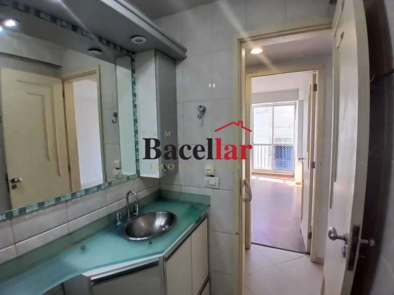 Top-floor apartment with 2 bedrooms and 2 baths, 122 m² — photo 15