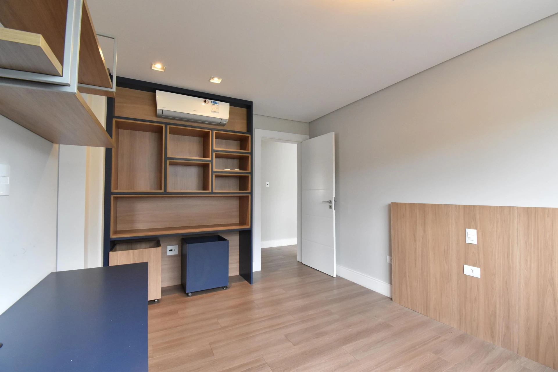 House, 411 m², with a bathtub — photo 37