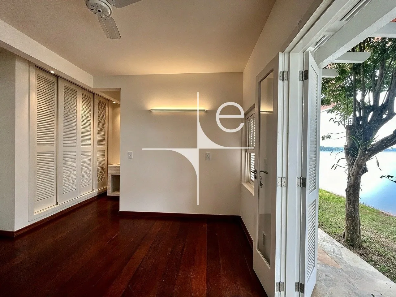 Water view in a 3-bedroom house, 220 m² — photo 5
