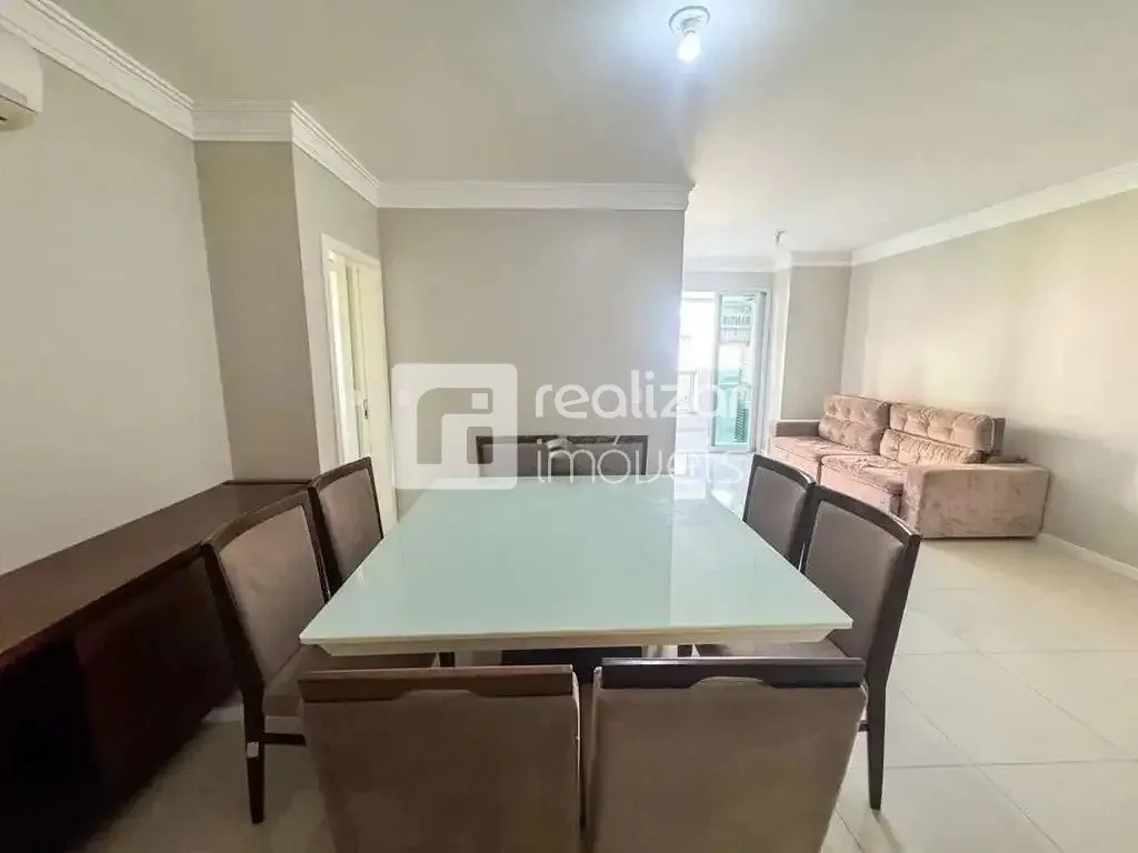 4-bedroom apartment in a building with a pool — photo 25