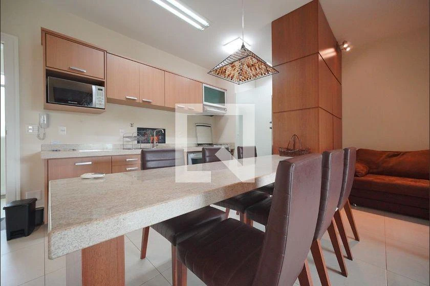 One-bedroom apartment in a building with a gym — photo 7