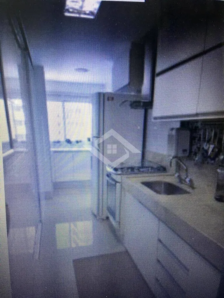 3-bedroom apartment with a bathtub — photo 2