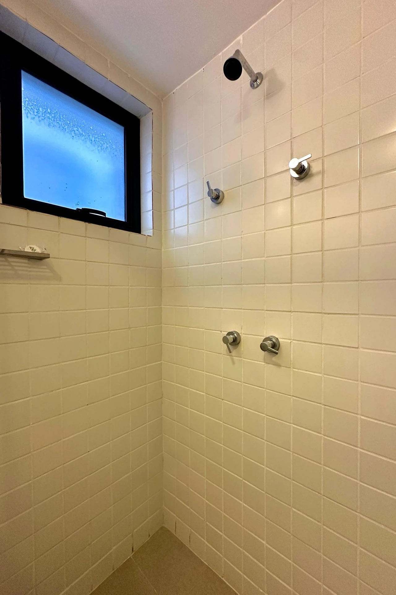Furnished 1-bedroom apartment with a balcony grill — photo 29