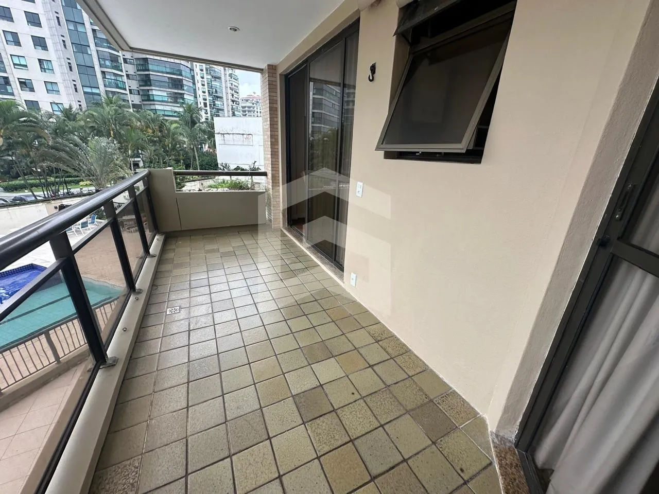 1 quarto e piso de madeira ou laminado: apartamento de 65 m² — photo 4