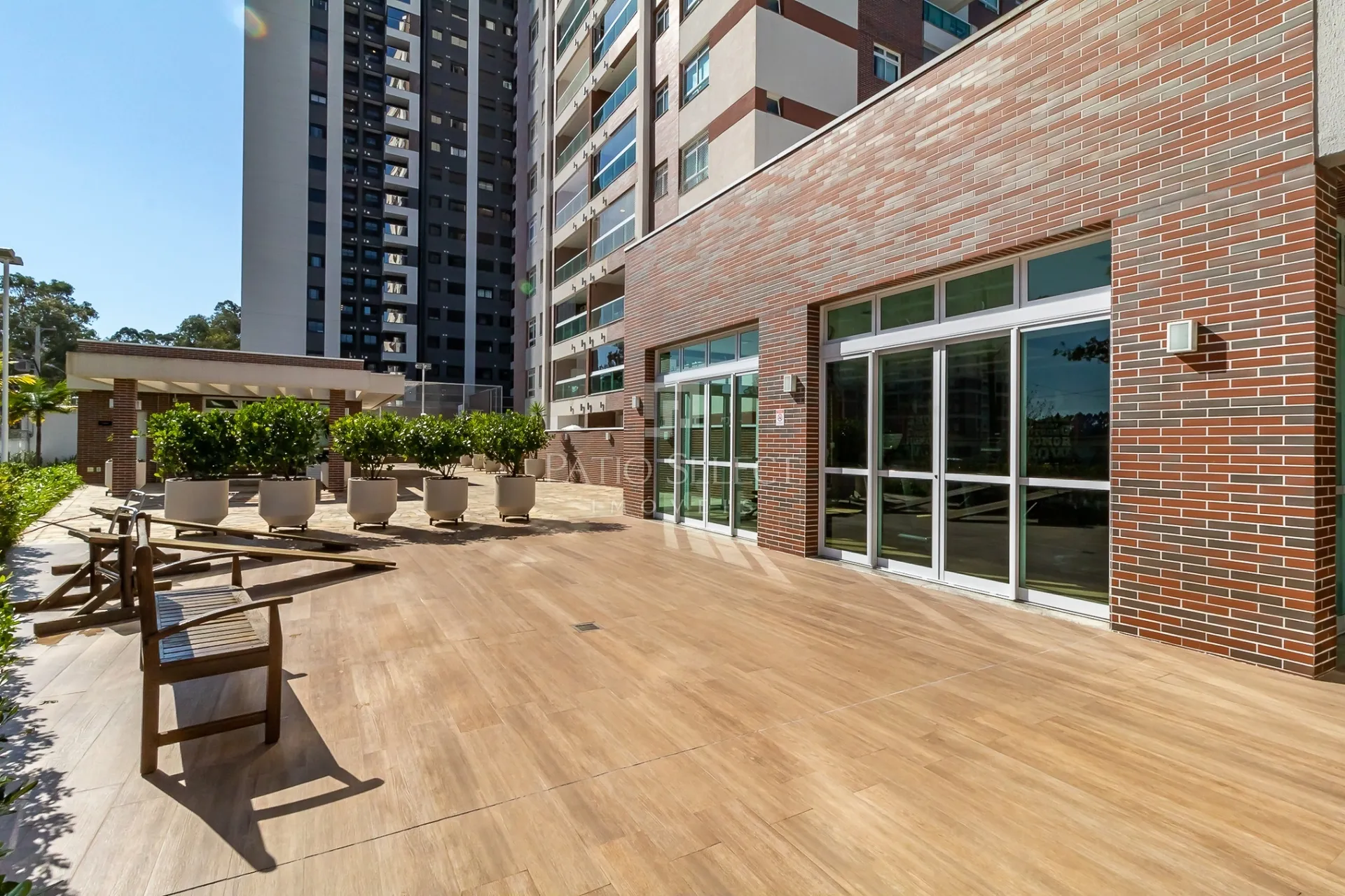 Apartment on the 8th floor with a glass-enclosed balcony — photo 71