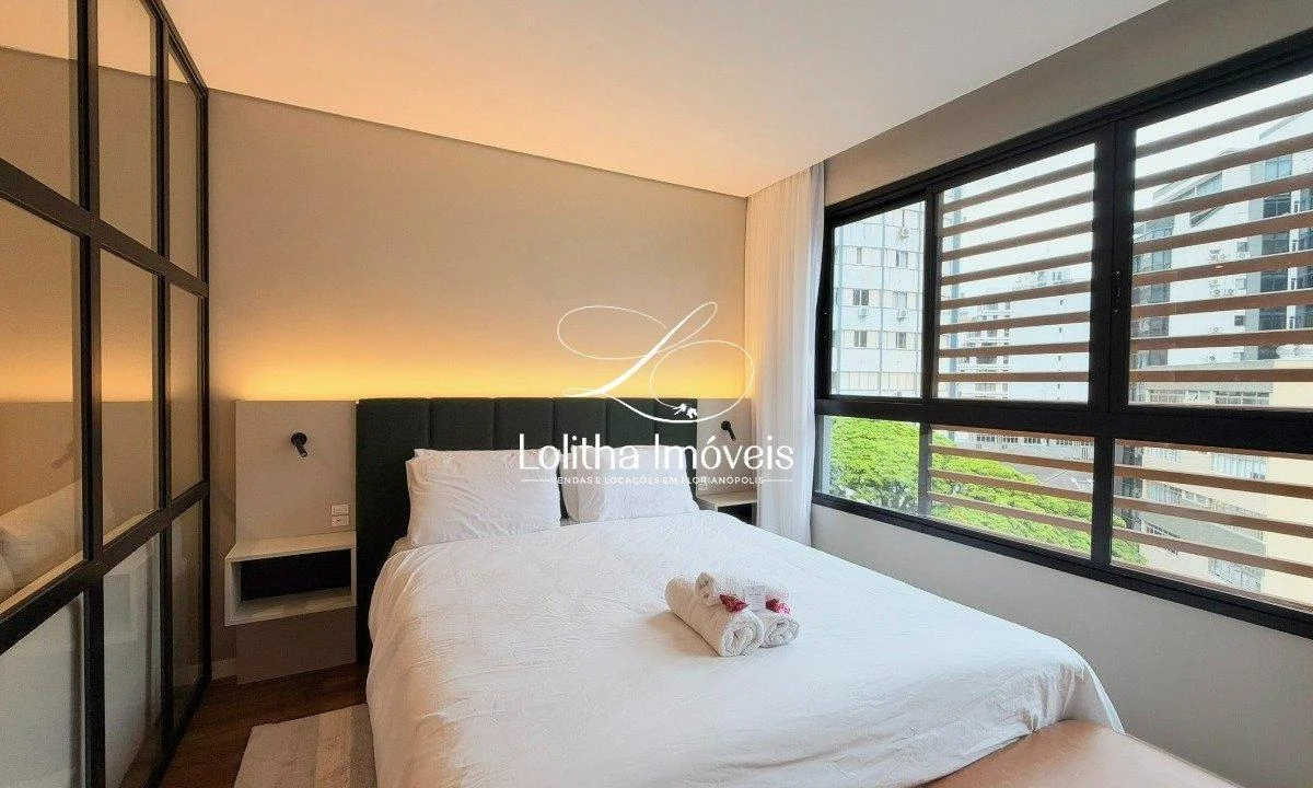 One-bedroom apartment in a building with a coworking space — photo 9