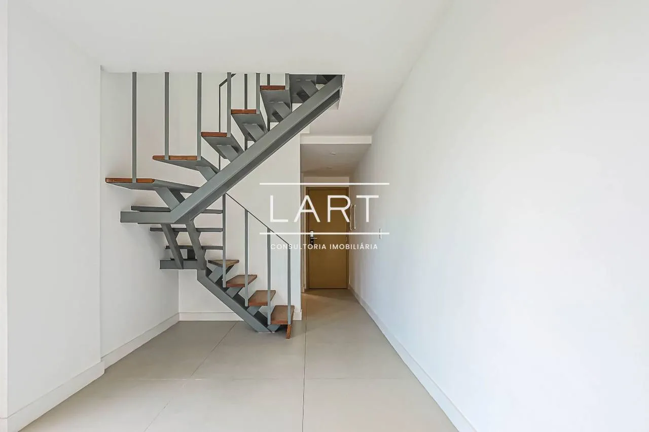 180 m² apartment with 3 bedrooms and 2 parking spots — photo 25