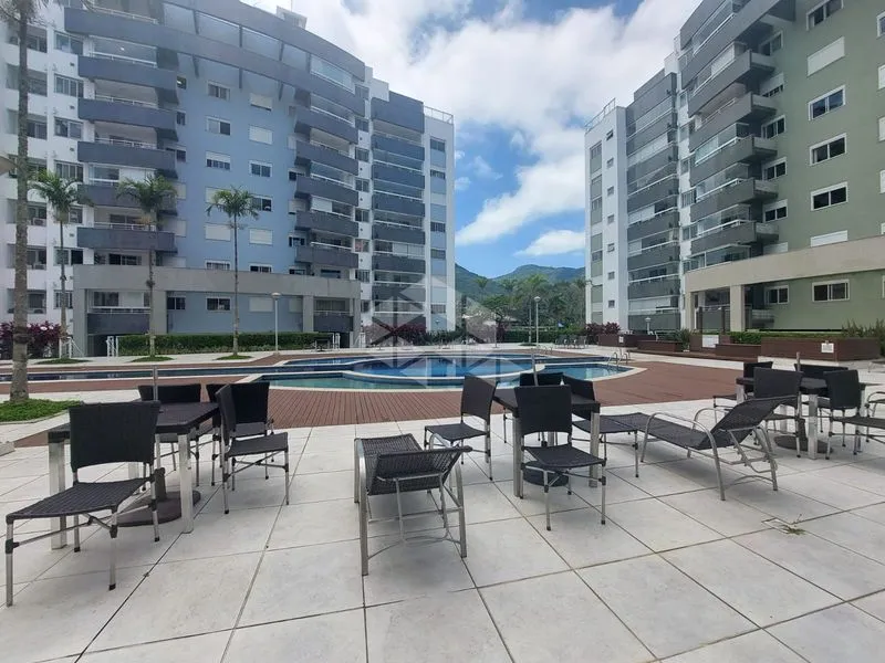 2-bedroom apartment with a mountain view in Florianópolis — photo 10