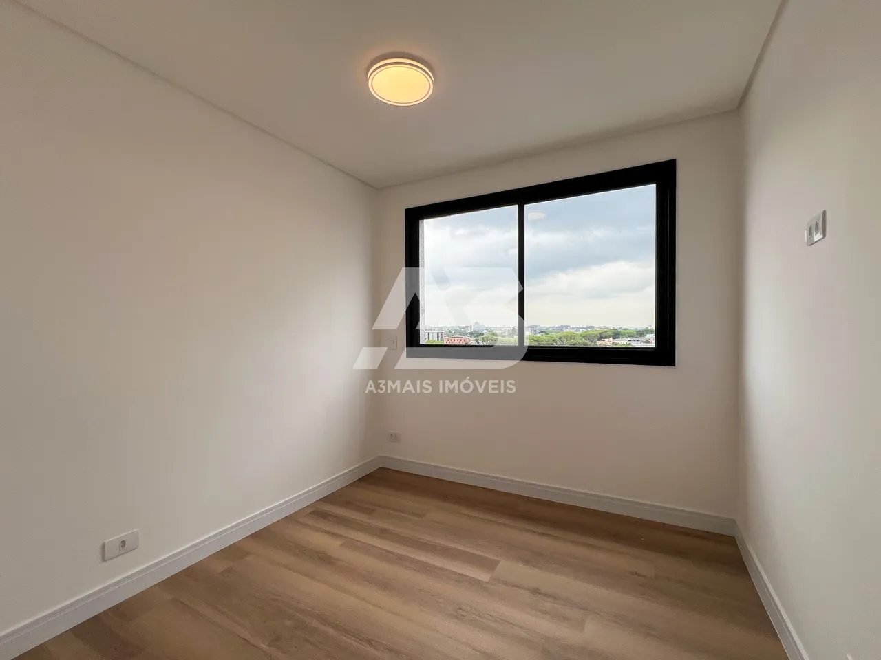 Studio, 26 m², with wood or laminate floors