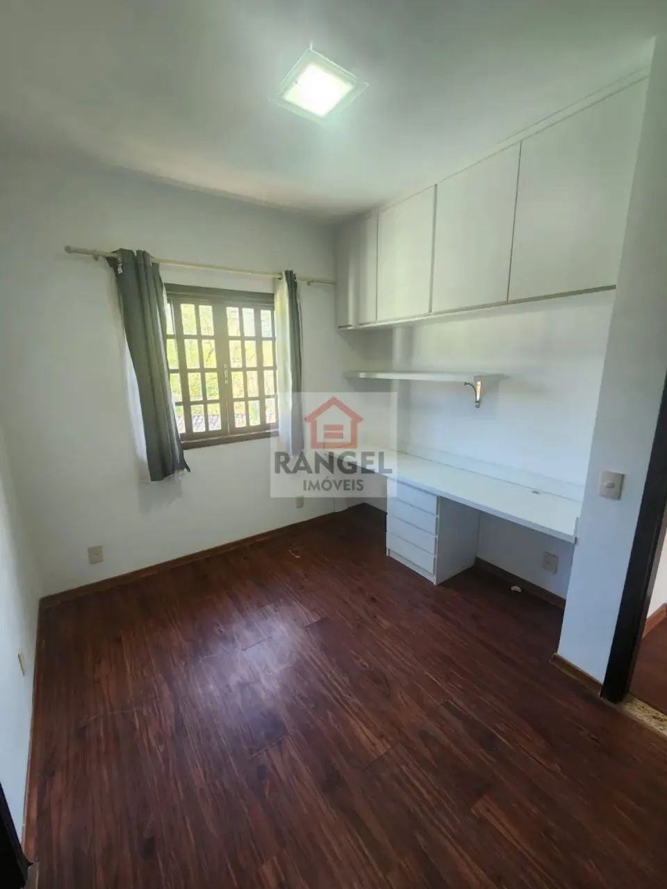 Condominium house with 5 bedrooms and 4 bathrooms — photo 10