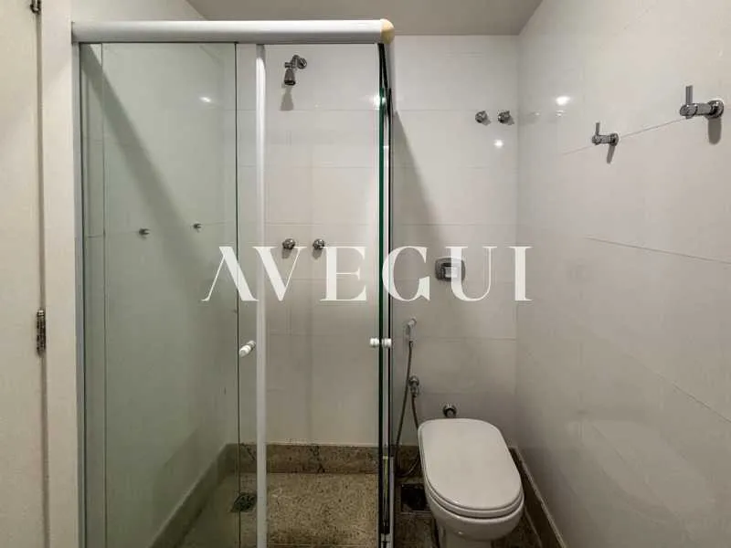 Apartamento com 4 quartos e varanda com box de vidro — photo 13