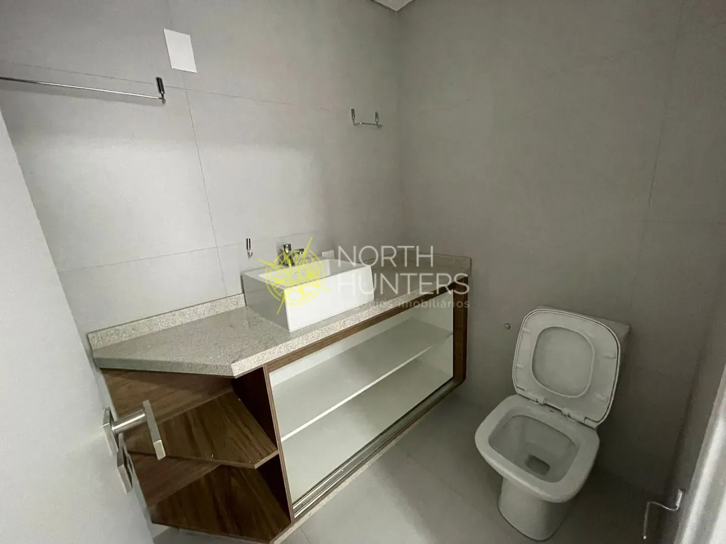 Квартира з 2 спальнями та відкритою кухнею і місцем — photo 32